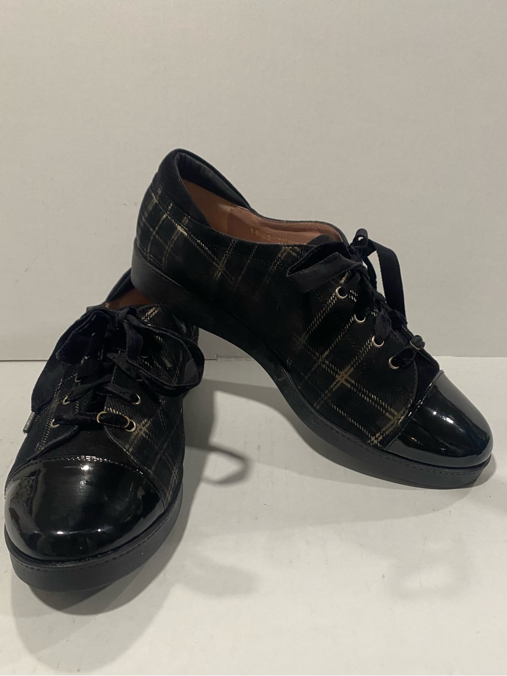 BeautiFeel Black Plaid Low-Top Sneaker